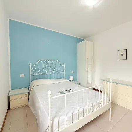 M274 - Marcelli, Comodo Quadrilocale Vista Mare Con Terrazzo